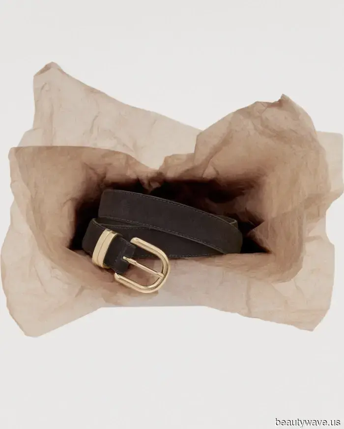 Confirmed: These Are the Flat Shoes Style Icons Are Pairing with Jeans and Skirts This Spring.