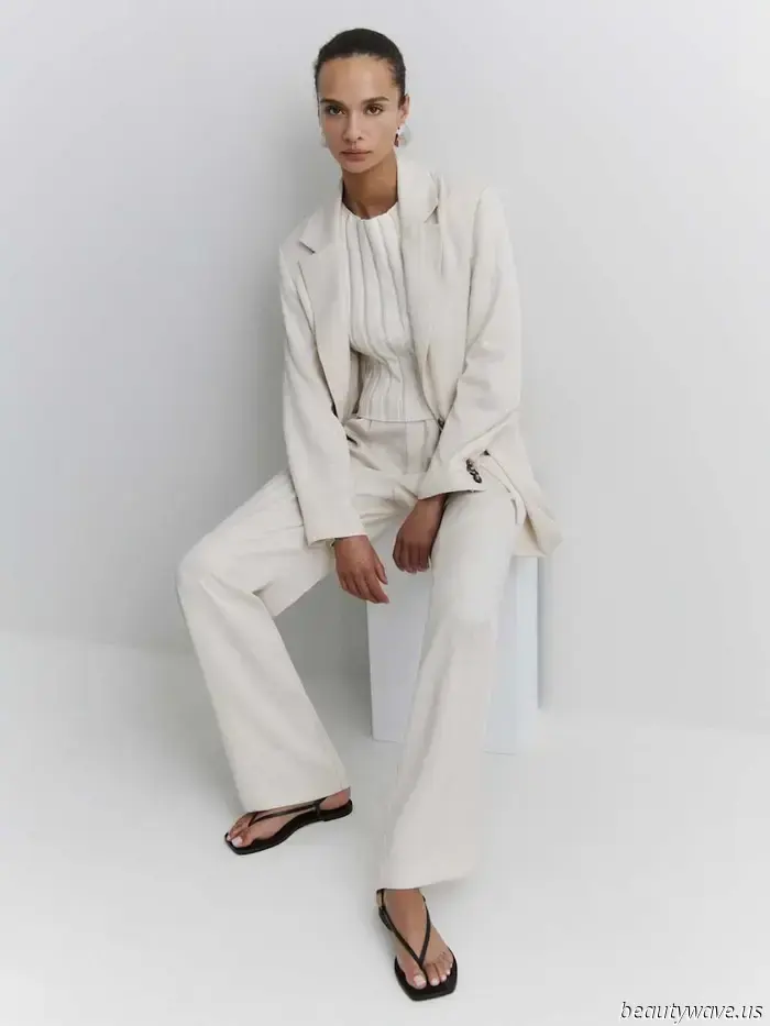 Sorry Birkenstock Bostons, but this is the fashionable sandal that stylish individuals are currently opting for.