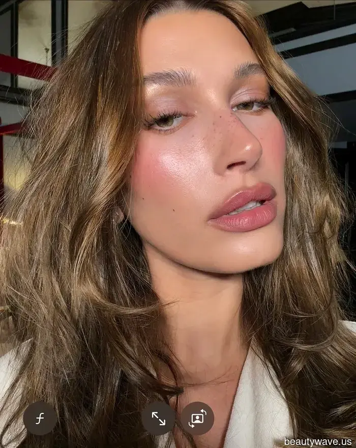 I Can't Stop Saving "Luxurious" Hair Inspiration Photos Right Now—9 Colors That Seem So Stylish for Winter