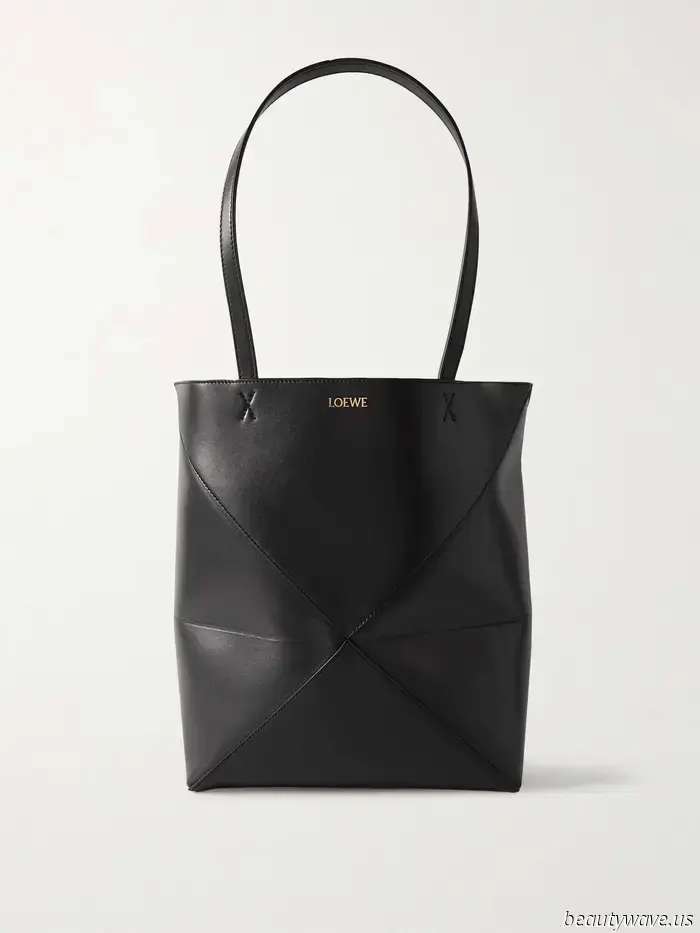 This Loewe bag is a favorite among fashion enthusiasts—I put it to the test to determine if it lives up to the hype.