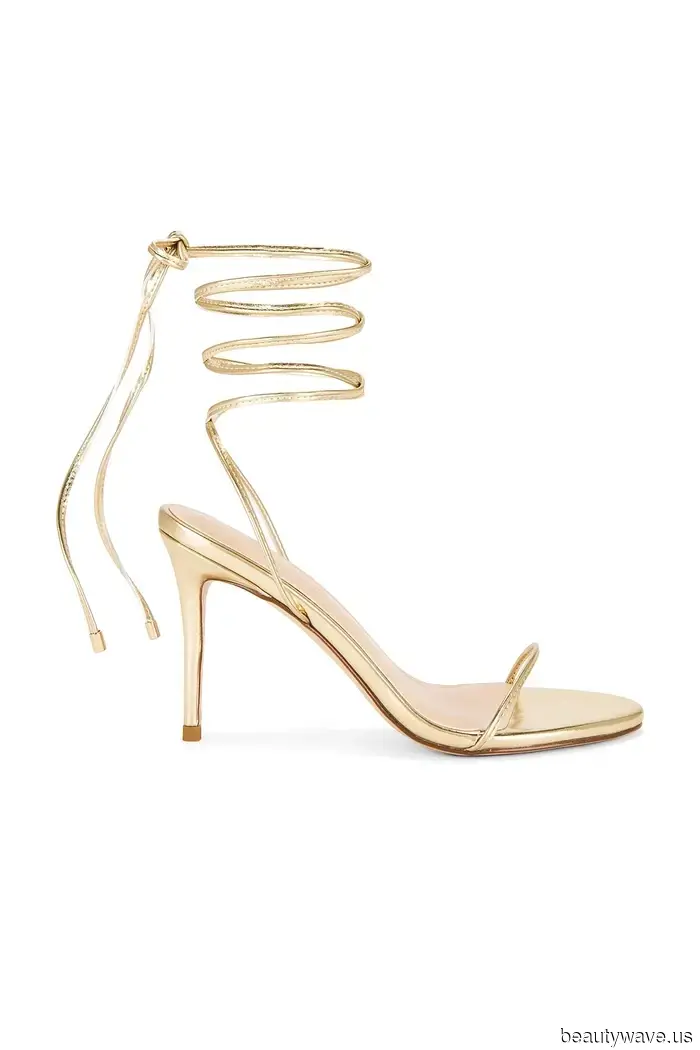 Every stylish person I know is currently sporting this trendy elevated shoe style.