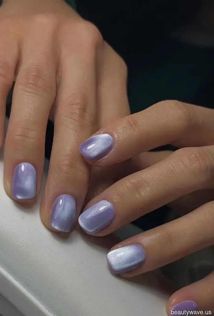 La prima manicure di tendenza dell'autunno è qui, ed è ancora più chic di quanto ti aspetteresti.