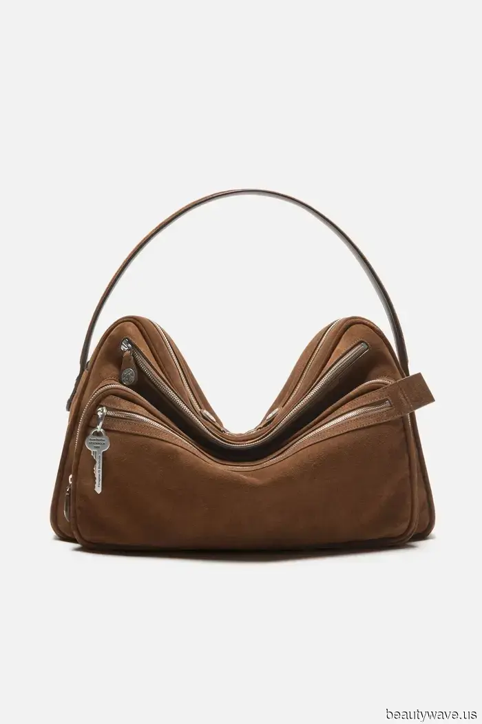 Neither a Flap Bag nor a Tote: This Handbag for Those Who Know Will Dominate in 2026