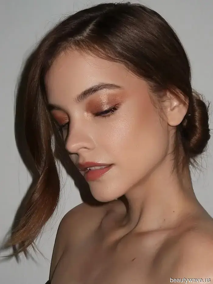 I Recently Consulted the Experts, and Here Are the 6 Fall Makeup Color Trends You Need to Be Aware Of.