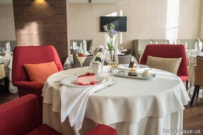 Restaurante de cocina del Mar Negro "Bósforo" En el territorio federal de Sirius, en el hotel de categoría 4* Legenda (ex. Imeretinski) ha reabierto sus puertas el restaurante de cocina del Mar Negro "Bósforo".
