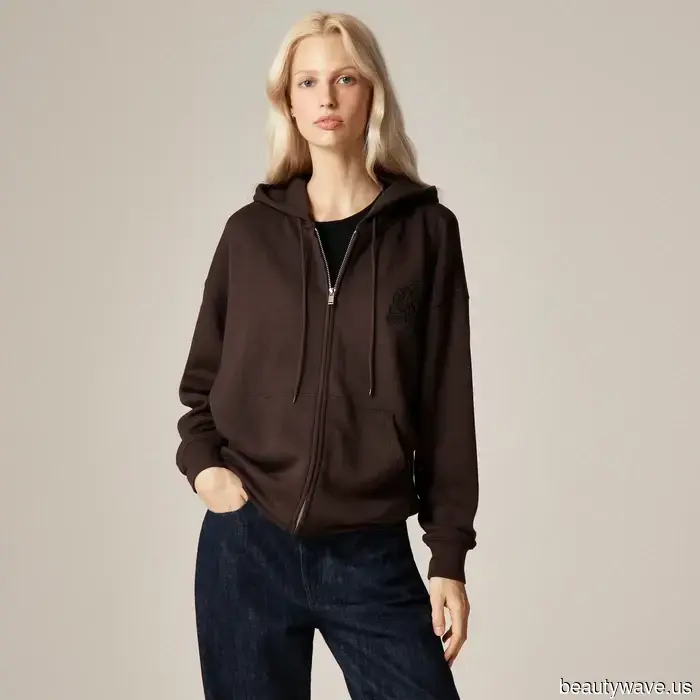 Fashion enthusiasts have been anticipating the launch of Alex Eagle x J.Crew—29 stylish pieces that blend British and American aesthetics…