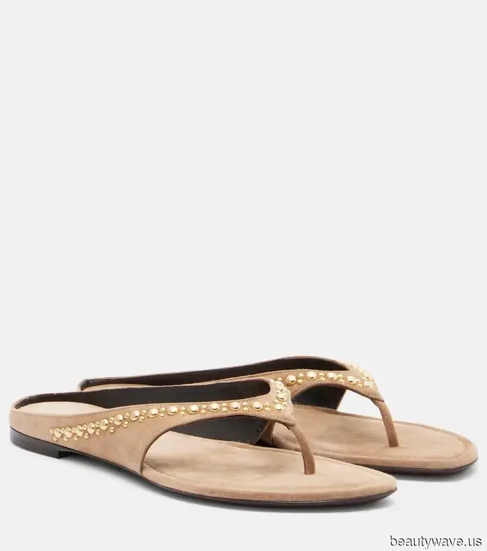 I’m declaring that these will be the most sought-after sandals of 2026.