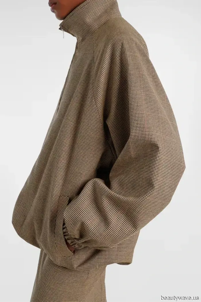 Every stylish woman is donning this "plain" yet sophisticated skirt—apologies to minis and maxis!