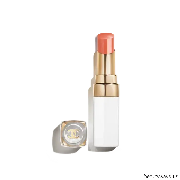 Selena Gomez Just Endorsed the Surprising Fall Lip Color That Taylor Swift Has Been Using Continuously.