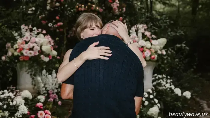 Le unghie da fidanzamento di Taylor Swift mi fanno ripensare la manicure da sposa