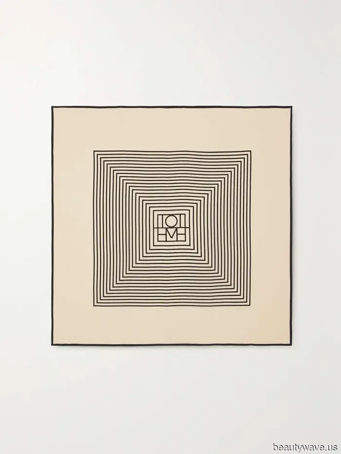 The Unexpected Accessory Trend That's Replacing Sun Hats