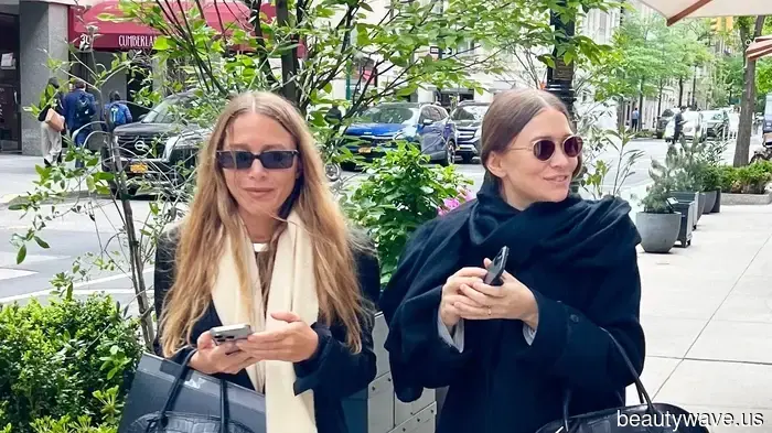 Notice: Here Are the 2026 Trends in Shoes and Bags That Mary-Kate and Ashley Are Pairing With Jeans