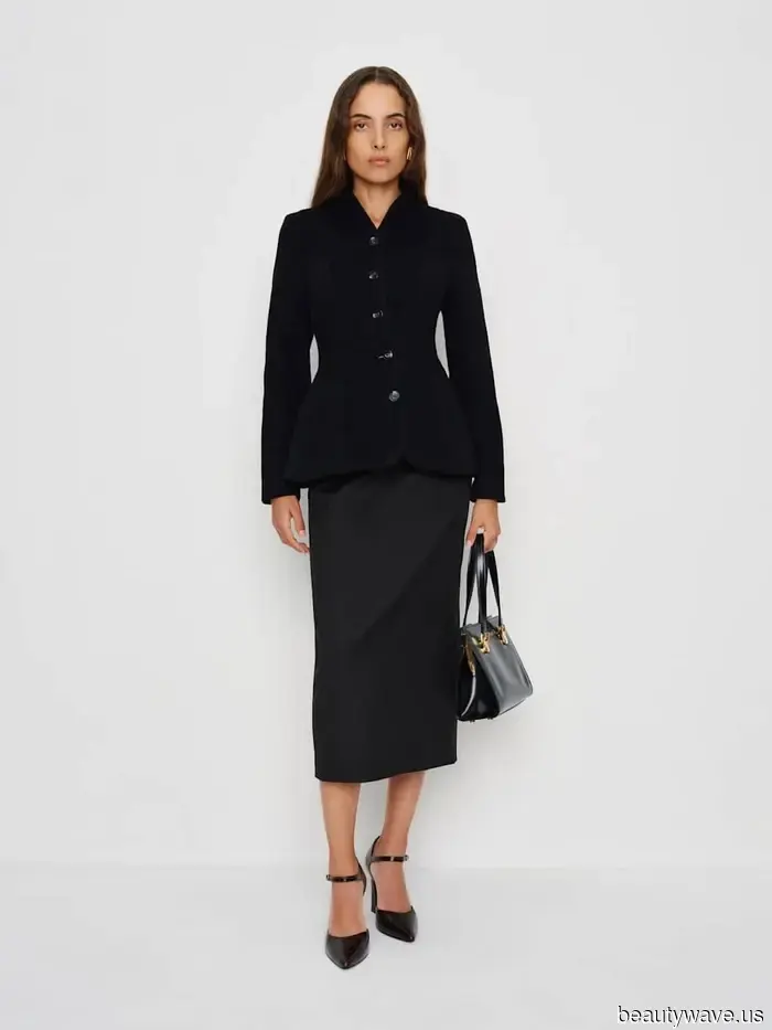 Pencil skirts have made a comeback, and they're being paired with this shoe trend by everyone.