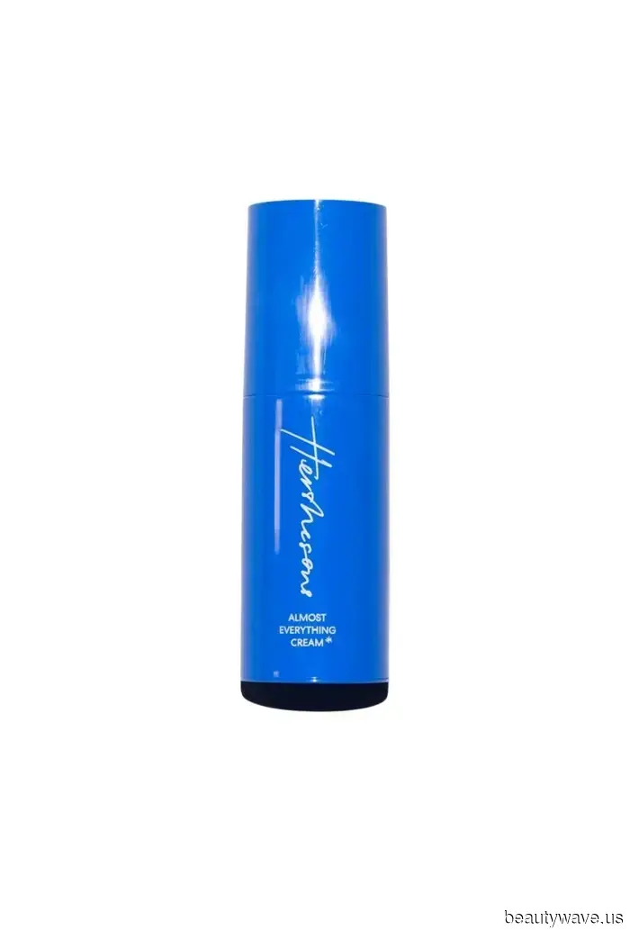 It's officially the season for bouncy blow-dries—here's how to achieve it at home.