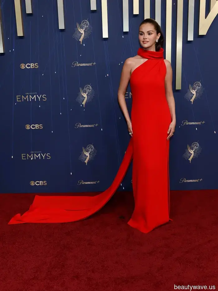 The 2025 Emmys Red Carpet Outfits That Should Win Their Own Award