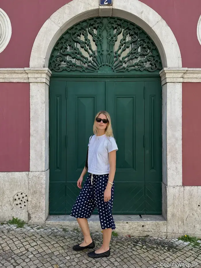 Capri Sweats Are Subtly Gaining Popularity in LA—These Shoes Will Enhance Their Style in 2026