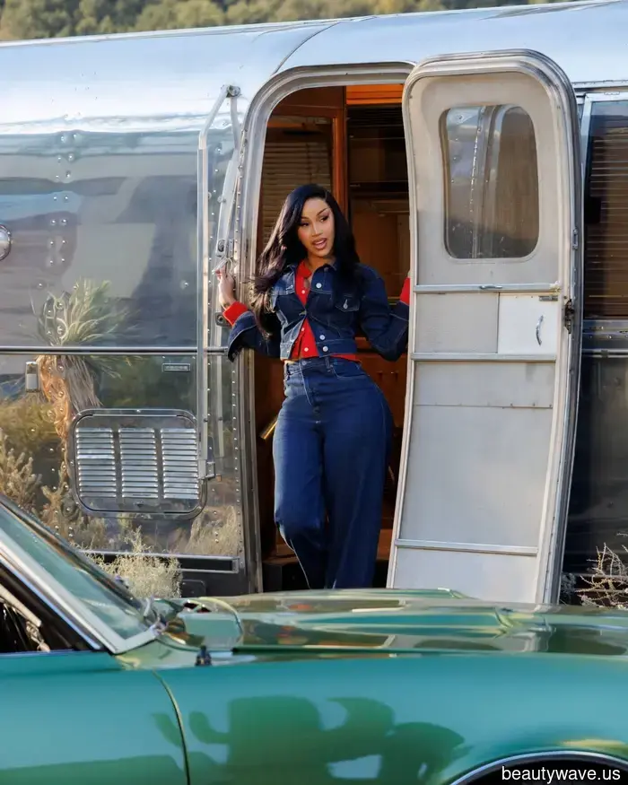 I create jeans professionally—here are the three denim trends to be aware of for Fall 2026.