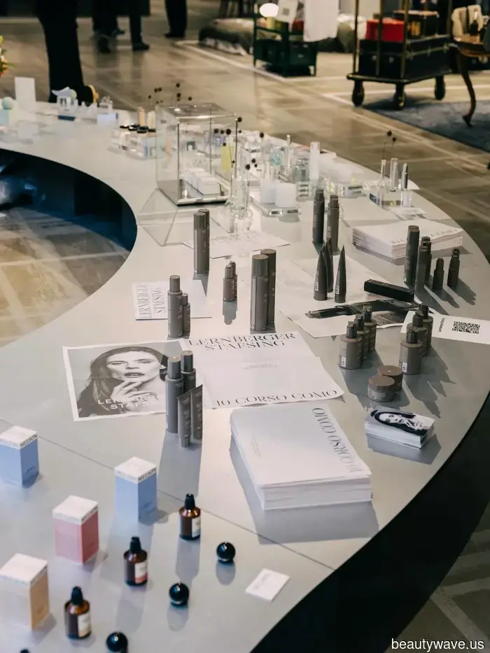 Dentro de la industria de belleza de supermodelos escandinavos que lanzó mil looks de maquillaje sin maquillaje