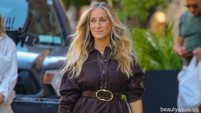The Most Stylish Over-50s Confirm: Midi Skirts Pair Perfectly With These Two Summer Shoe Trends.
