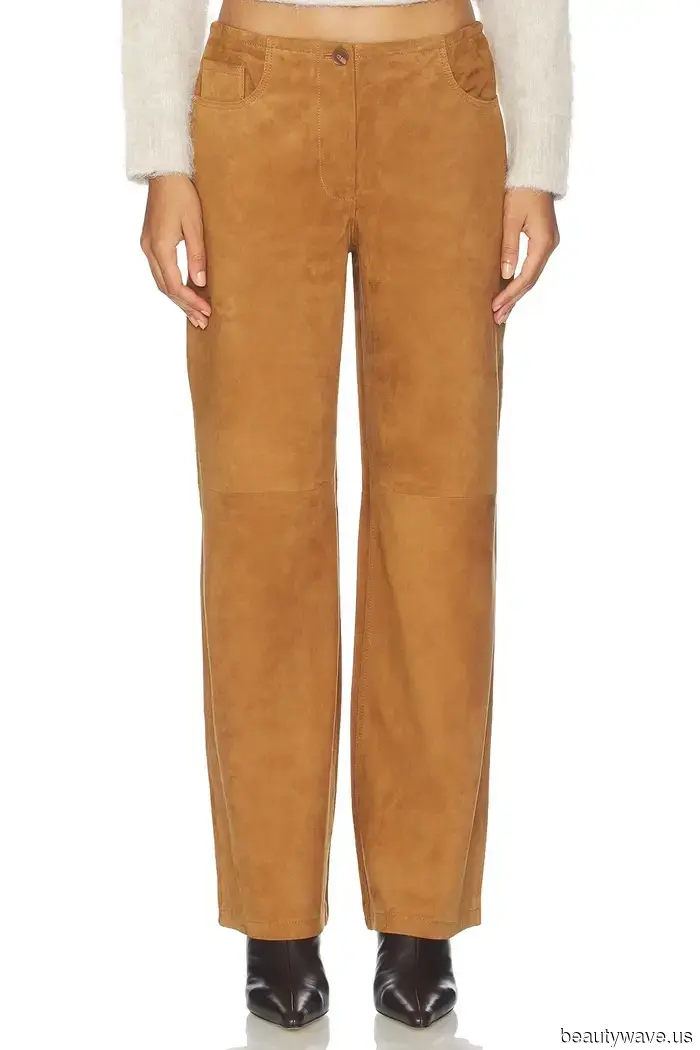 Jeans are great, but Sofia Richie Grainge's fall pant trend is the ideal alternative if your goal for 2025 is to exude wealth.