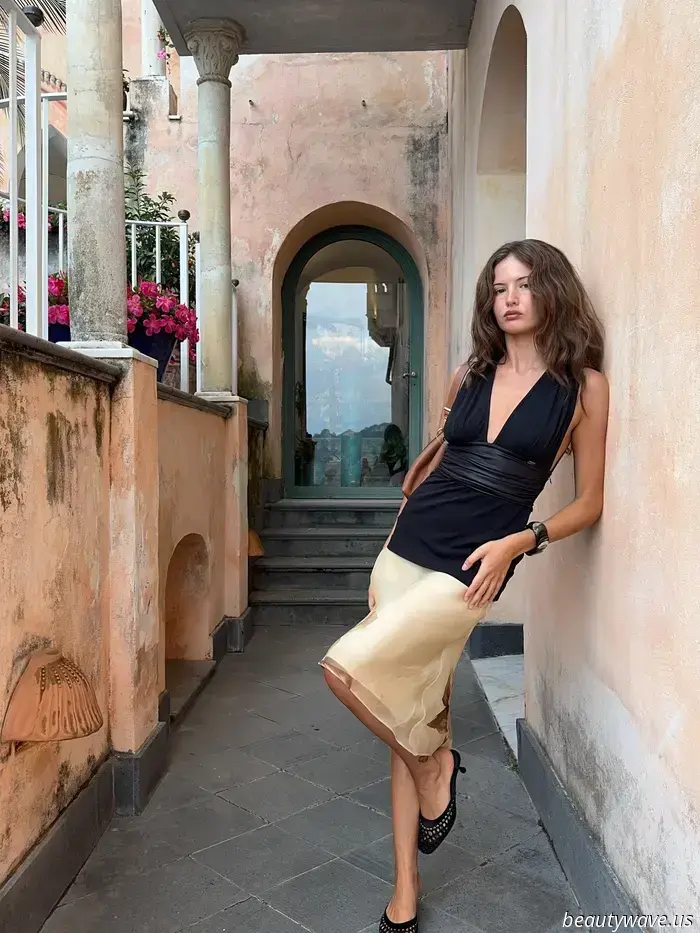 I’m Replacing My Crewneck Tees with These 7 Elegant Neckline Styles.