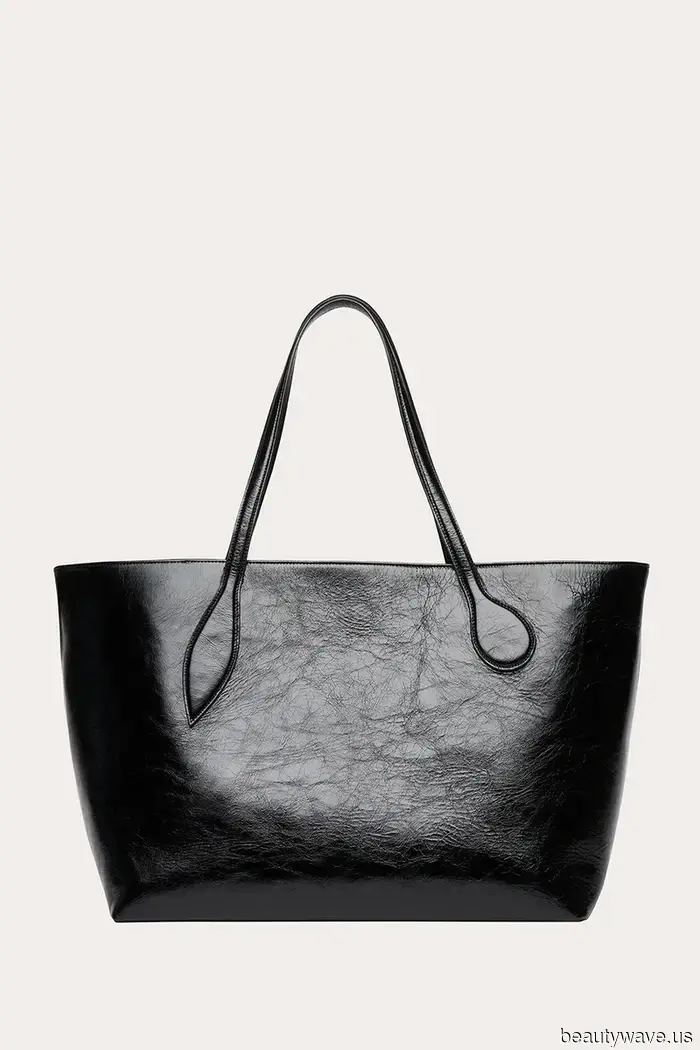 Ho testato dozzine di borse di design, ma questa elegante borsa a tracolla riceve sempre i miei complimenti più sinceri.