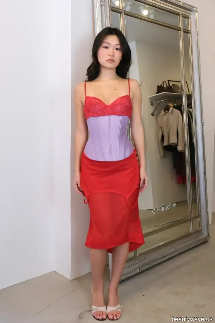 I Rarely Wear Color, But This Surprising Combination Is Making Me Abandon Neutrals.