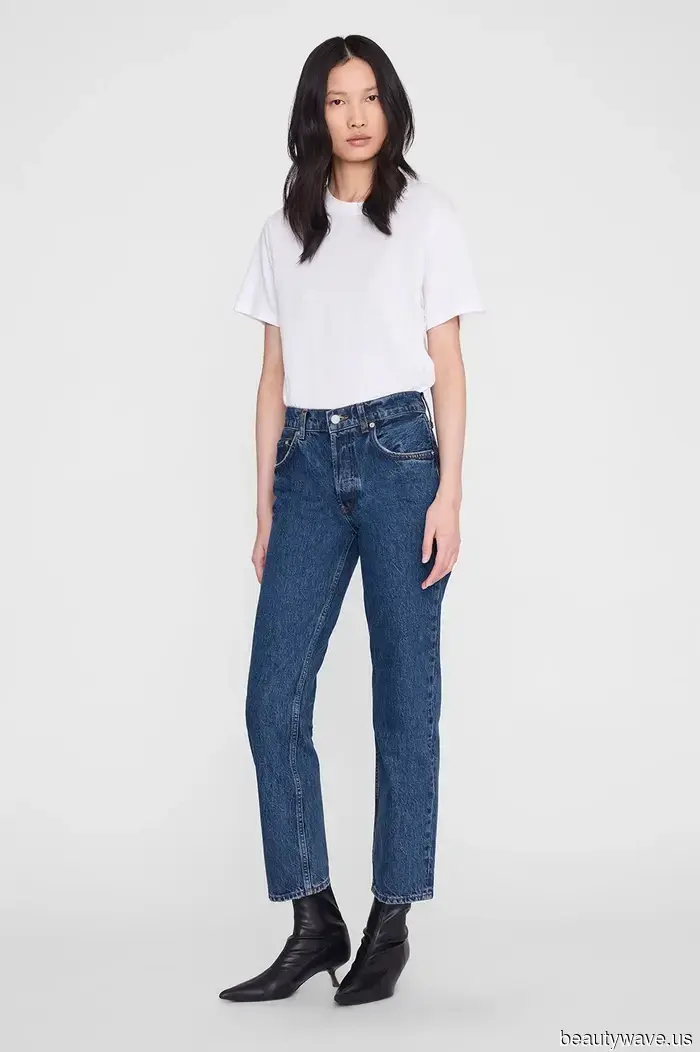 Nicht Sneakers, nicht Sandalen&mdash;Lauren Conrad weiß, dass Cropped Jeans am besten zu diesem flachen Schuhtrend passen.