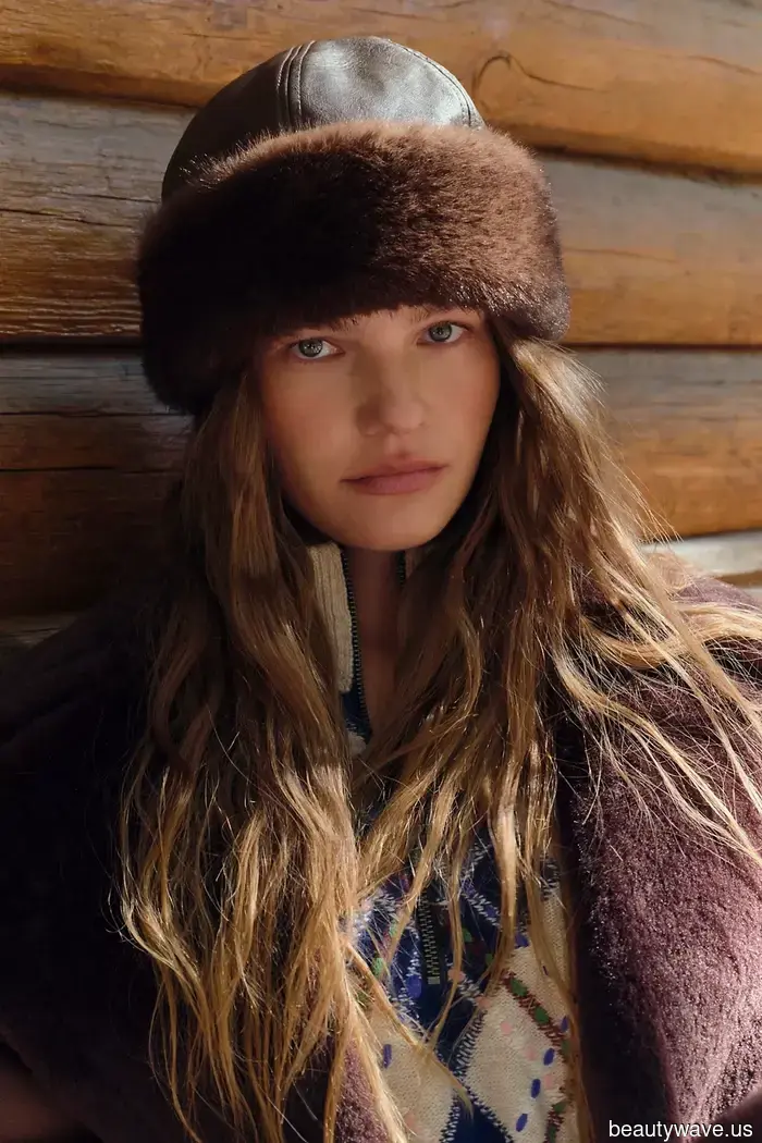 No Pillbox Hats or Capes—this Winter's Accessory Trend for the Stylish: the "Rich" Look