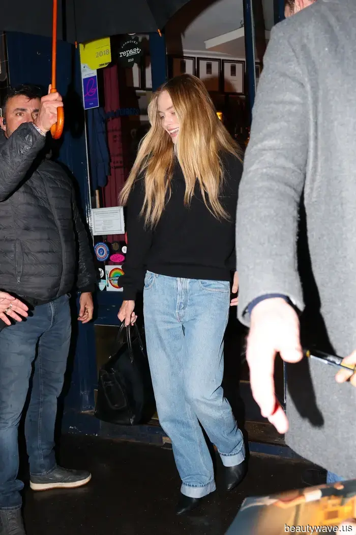 In Paris, fashionable women are aware of this mistake to avoid when getting dressed for an evening out.