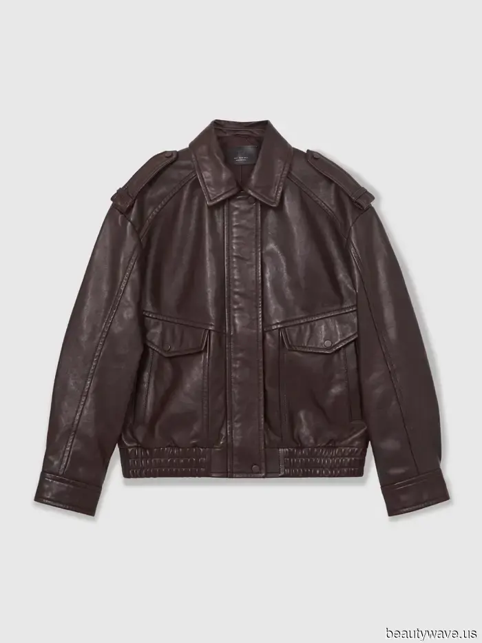 Step Aside, Burgundy—This Shade Is the New It-Girl Color. Here Are 7 Autumn Outfits That Show It Off.