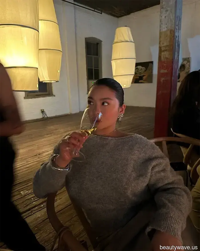 Trust me—this earthy fragrance note is undoubtedly reminiscent of Natasha Naginsky.