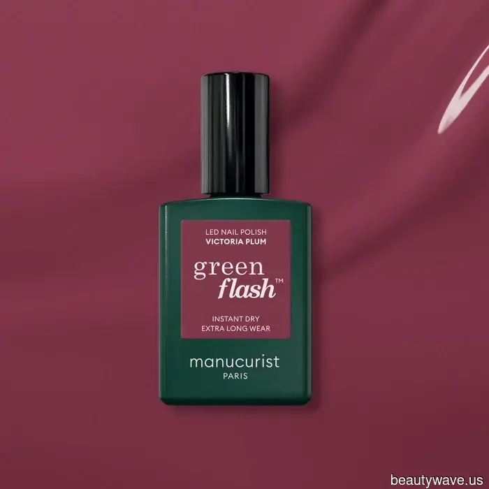 The 7 Winter Nail Trends Worn by Every French Girl in Paris Right Now