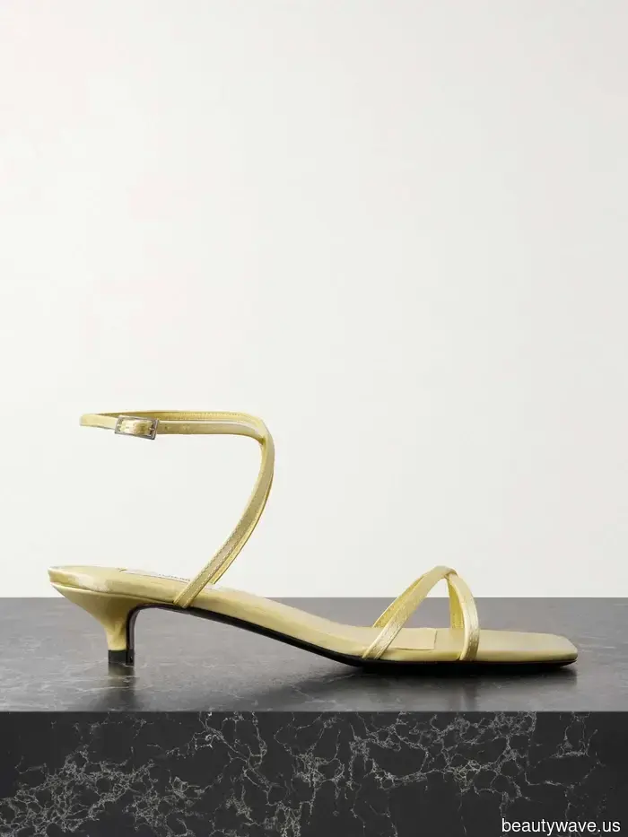 Apologies to My Closet Overflowing with Black—These 7 Colors Are Captivating Me This Season