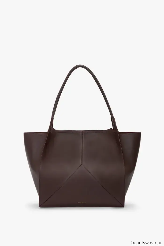 No, not flats: This spring 2026, it girls are currently pairing this shoe trend with jeans.