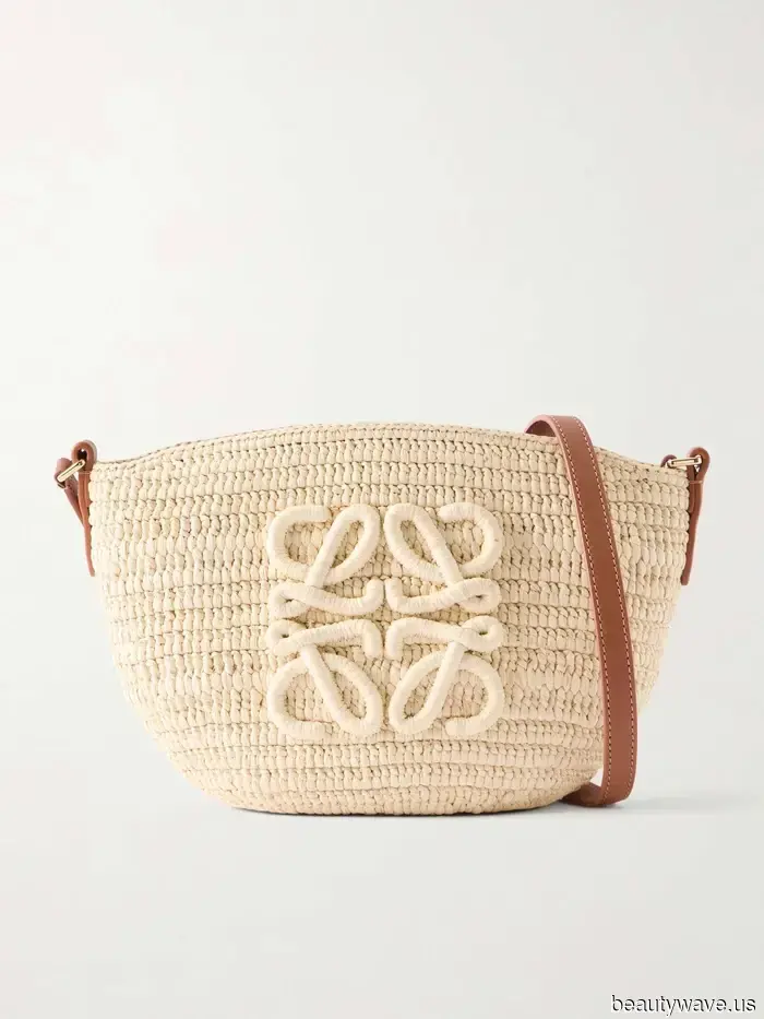 Le donne ad Antibes, Monaco e Bodrum indossano sempre questa tendenza di borse estive approvata dai designer&mdash;Queste 13 sono le più…