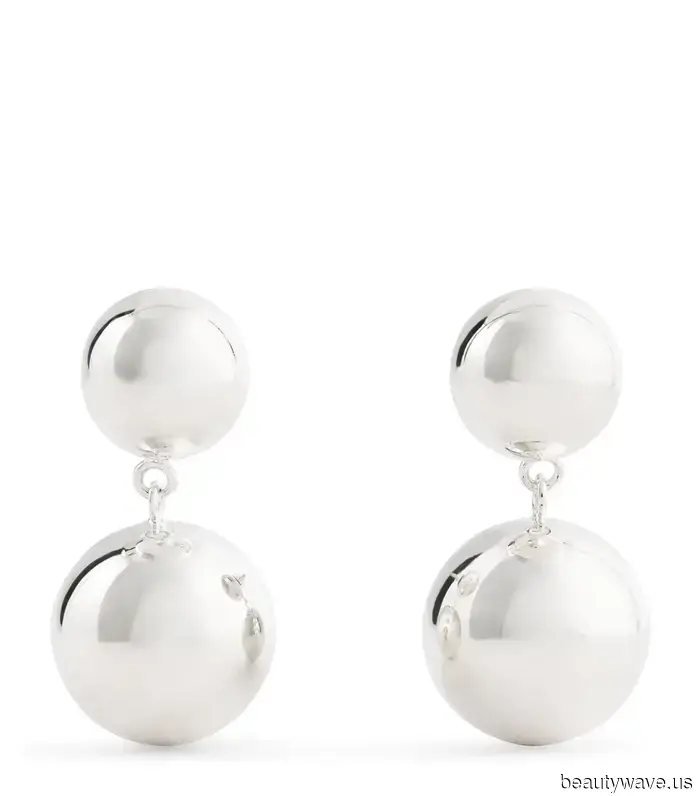 Black shoes will forever be a classic choice, but this stylish shoe color is the only one I plan to wear this autumn.