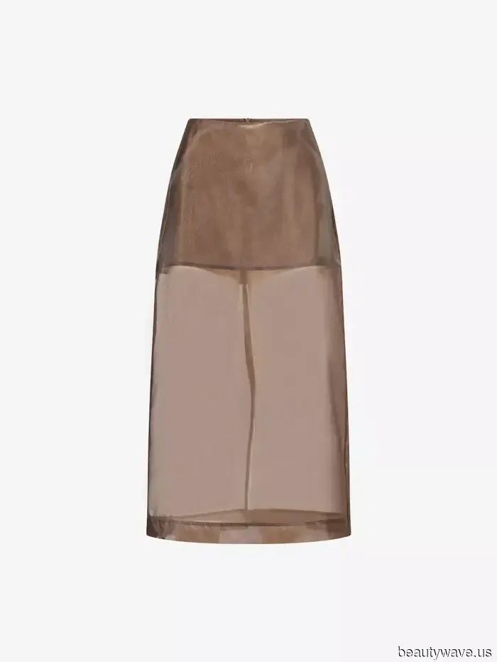 The "Barely-There" Look Is Making a Comeback—5 Tips to Perfect the Trend That Fashion Insiders Adore for…