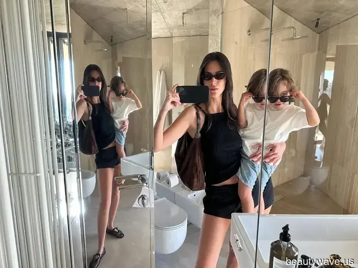 Доставка из Парижа: Все отказываются от сандалий, чтобы носить эти гораздо более стильные туфли с шортами