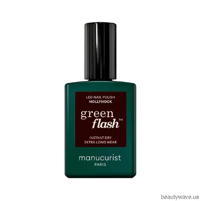 Elegante, senza tempo e ovunque guardi: I soli 9 colori di smalto scuro di cui hai bisogno per una manicure ultra-lussuosa