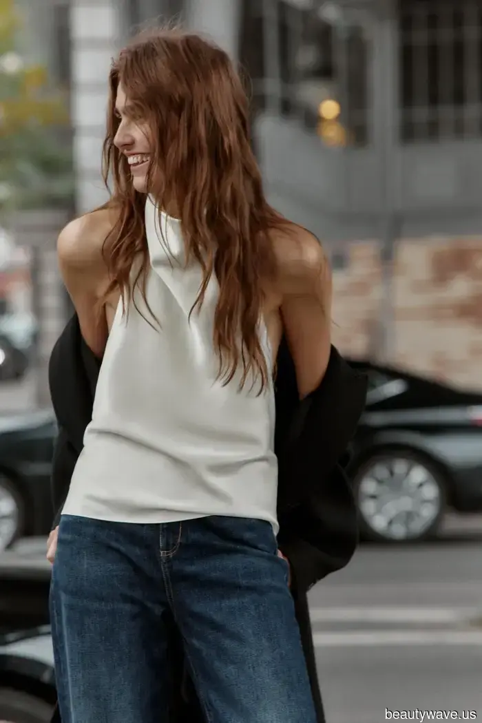 To achieve an elegant look this festive season, pair this blouse with jeans or trousers.