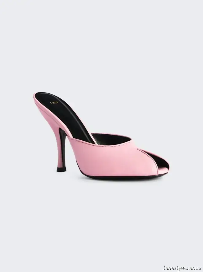This is the "Outdated" Heel Trend to Choose Over Basic Pumps for Trendier Looks This Fall.