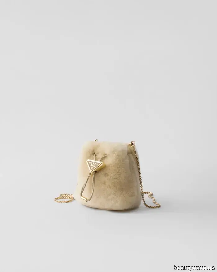 Diese 5 lustigen Handtaschen-Trends werden das Geheimnis hinter jedem großartigen Outfit in diesem Herbst sein.