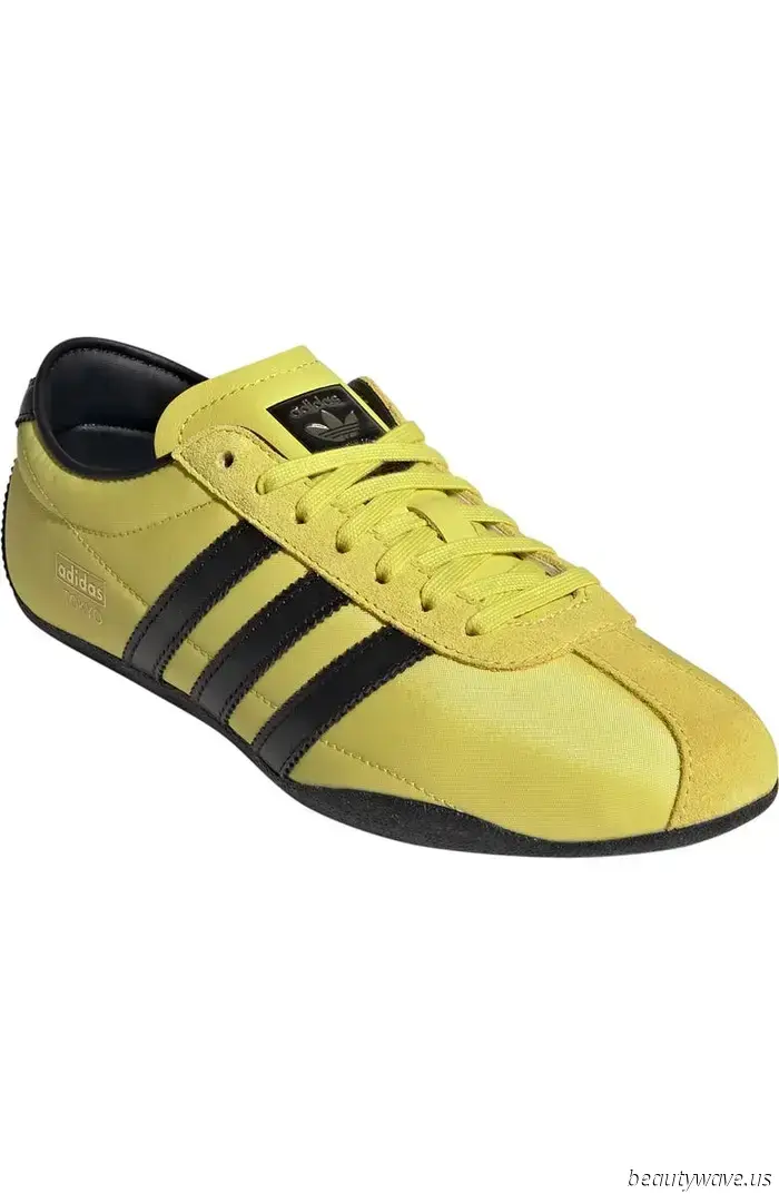 If you're wearing jeans and a white t-shirt this summer, consider replacing this outdated sneaker color trend with this alternative.