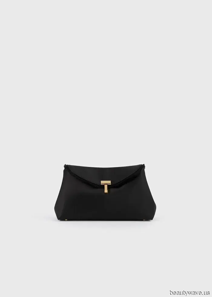 Not Leather, Suede, or Raffia—This Beautiful Summer Bag Trend Is Captivating the Most Stylish Women.