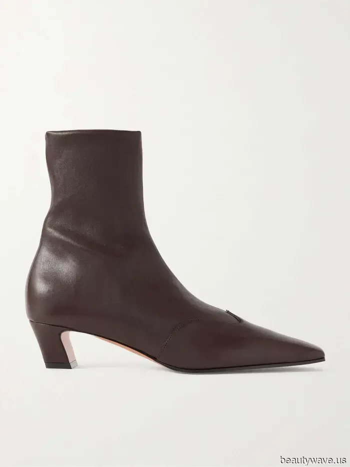 Daisy Edgar-Jones Arrived at the Airport Wearing the Shoe Trend I Used to Claim I Would Never Wear Through Security.