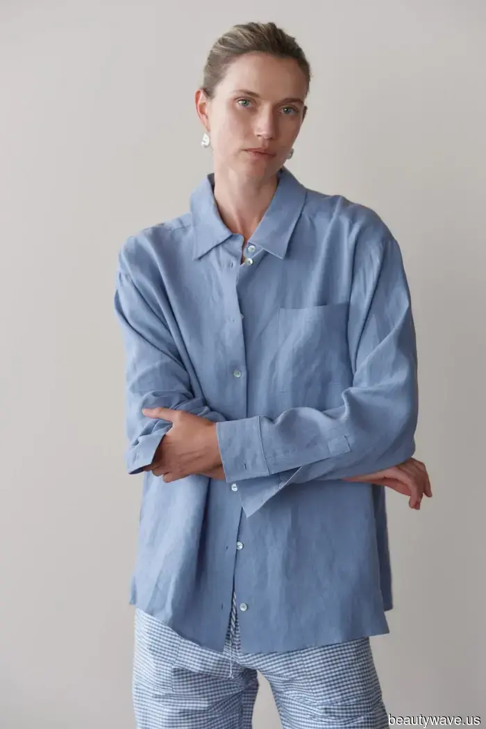 Soy una mamá fashion que trabaja en Nueva York&mdash;Estos son los tops elegantes que uso con jeans y pantalones.