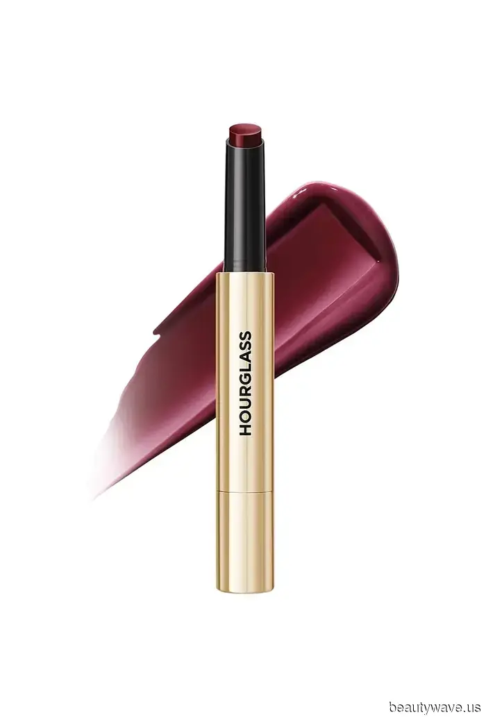 Olivia Dean's Beauty Styles Channel Ultimate Rom-Com Vibes: 9 Instances That Captivated Us