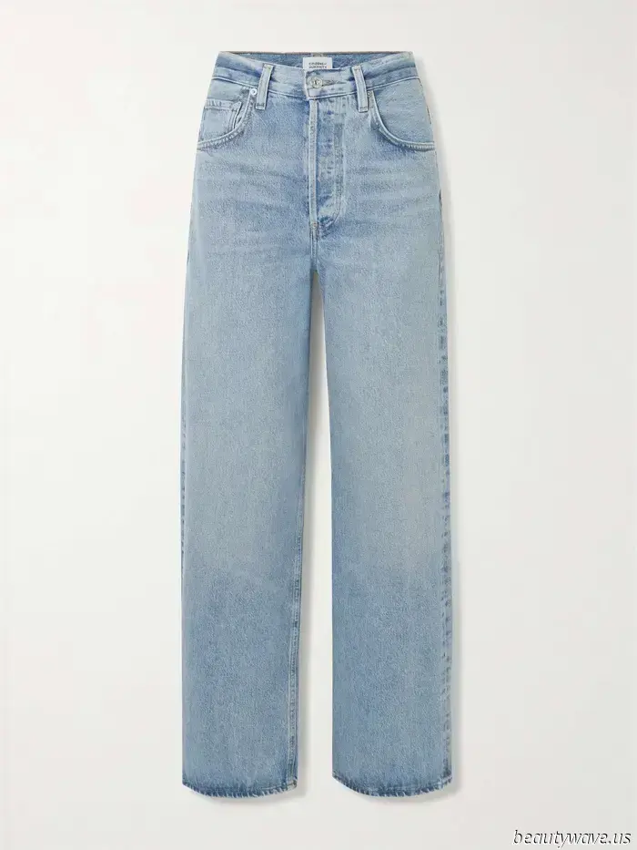 The Trend of Chic-Looking Sandals That Fashionable Girls Are Pairing With Baggy Jeans and White T-Shirts