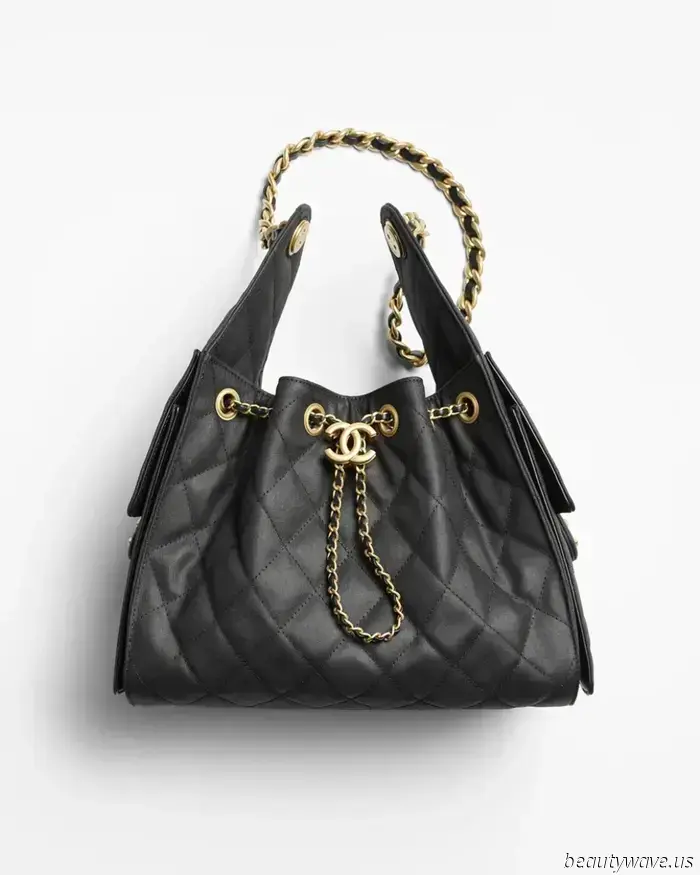 La bolsa de mano Chanel de 5 mil libras que las personas de moda usan en festivales y llevan a la playa